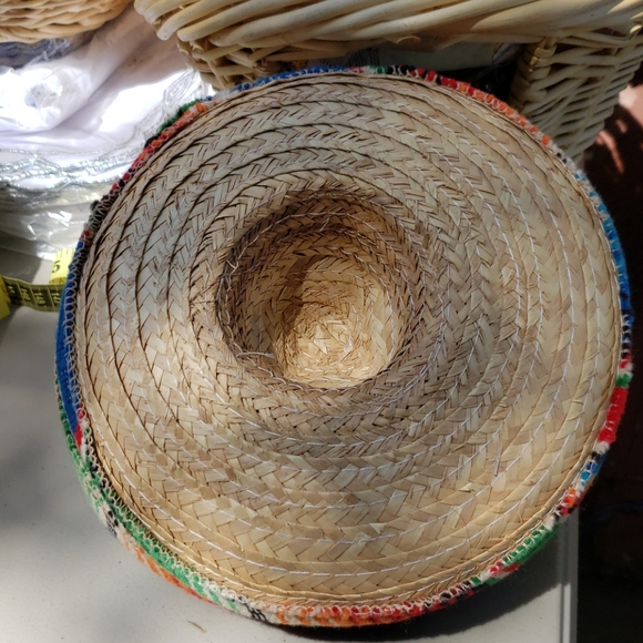 Lot Of 10 Small Party Decor Sombreros Multicolored - Picture 2 of 3